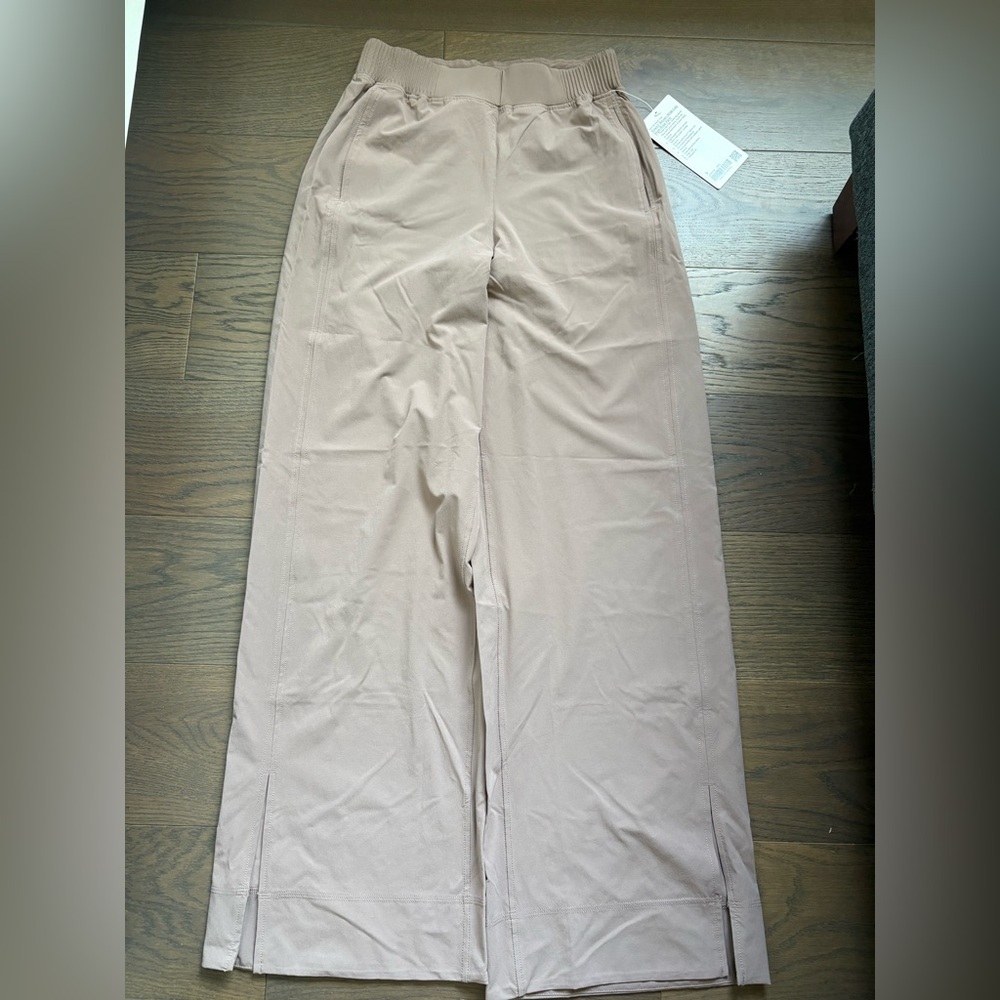 Lululemon Stretch Woven Wide-Leg High-Rise Pant Taupeastic